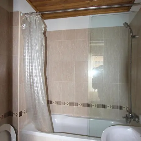 Кариди Apartment Razlog